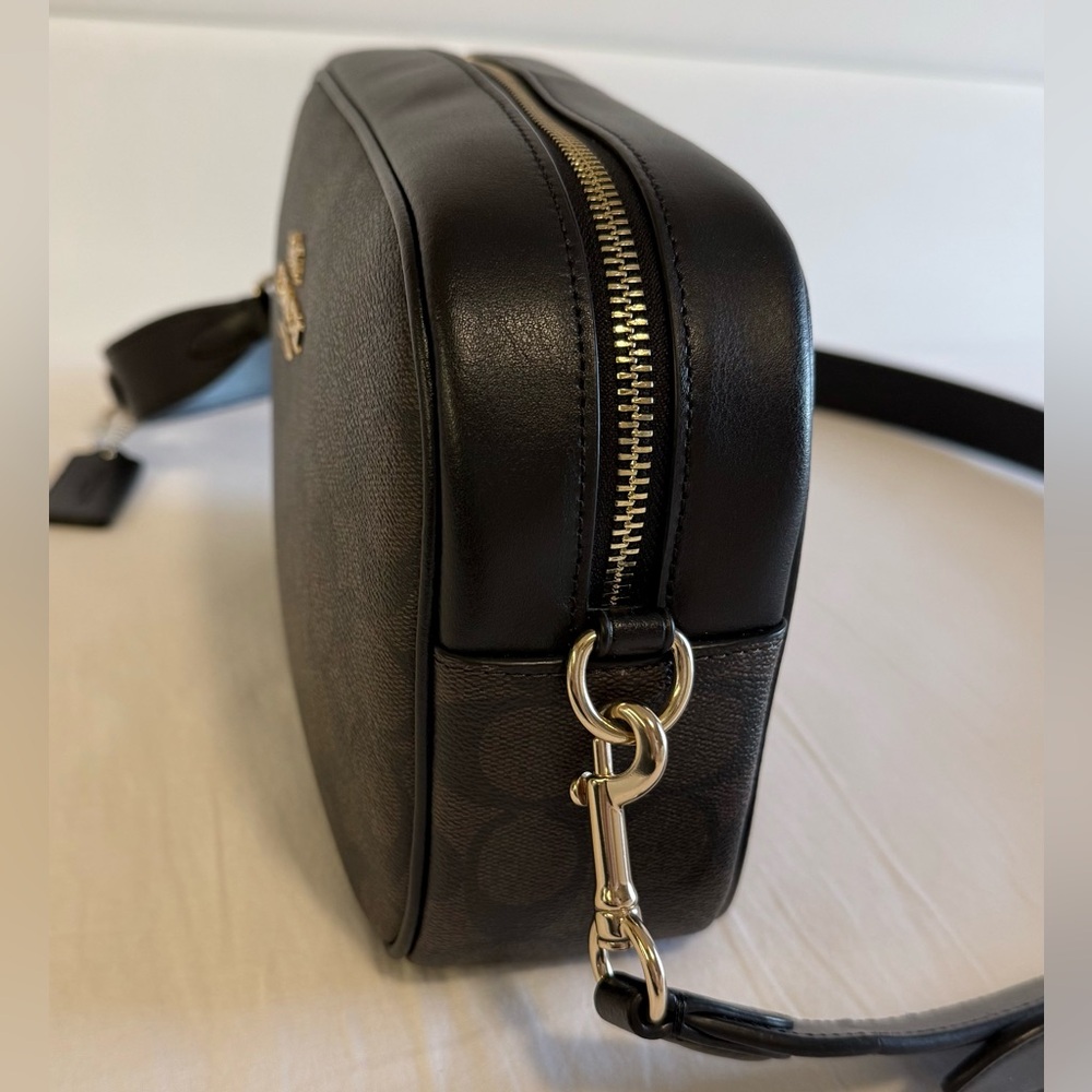 Coach Mini Jamie Camera Bag
Monogram Canvas Brown Black Leather
Crossbody - Picture 13 of 14
